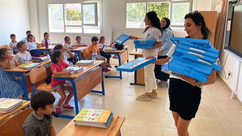 Bodrum_belediyesi_ogrencilerin_yaninda_1