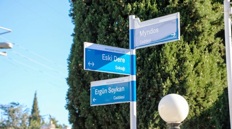 Cadde ve Sokak Tabelaları Yenileniyor..