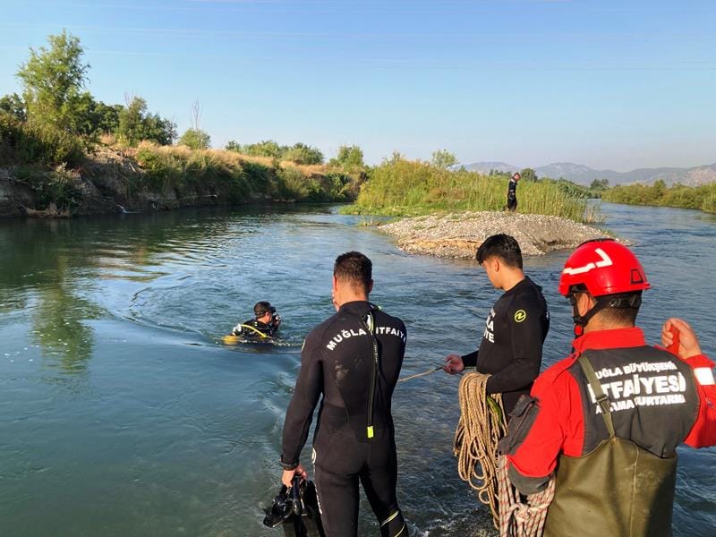 Büyükşehir Belediyesi Su Altı Arama Kurtarma Ekibi Görev Başında (3)