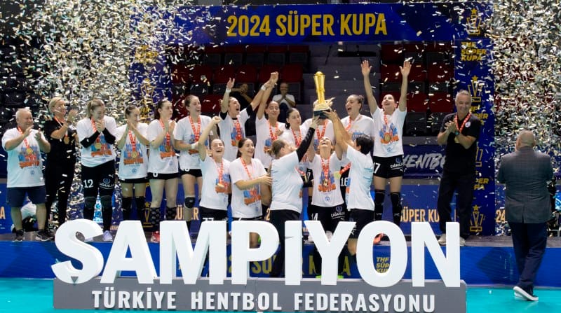 armada-praxis-yalikavakspor-süper-kupa-sampiyonu-1