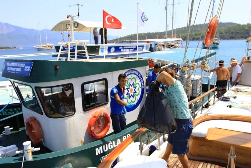 Muğla Büyükşehir Belediyesi Teknelerden 5 Milyon Litre Atık Su Topladı (4)