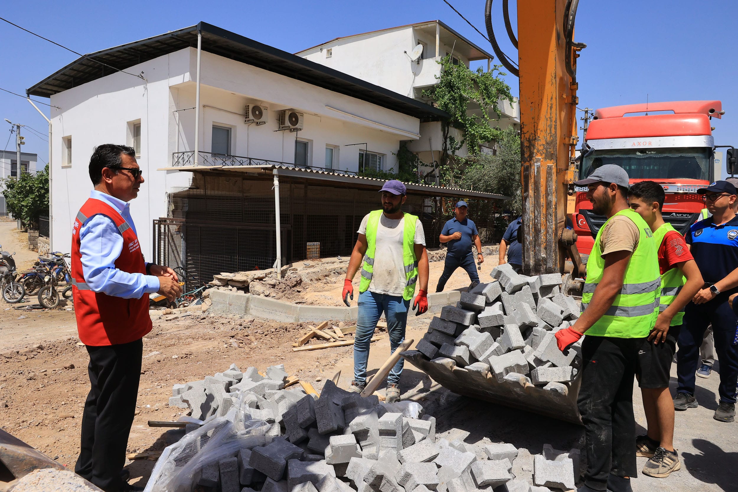Büyükşehir Ekipleri Vatandaşların Güvenli Seyahati için Yollarda…