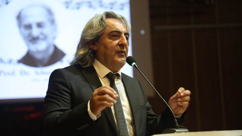 ozay-kartal-akademia-vakfi-baskani