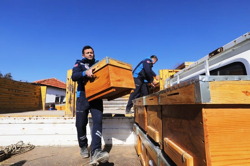 Yangın Mağduru Arıcılara Büyükşehir’den Can Suyu…