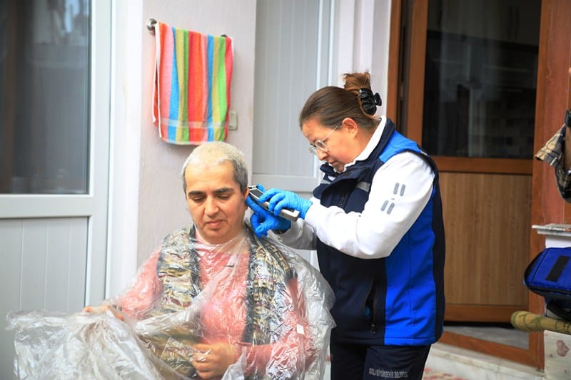 Büyükşehir Bayram Tıraşı İle Evlere Misafir Oluyor…