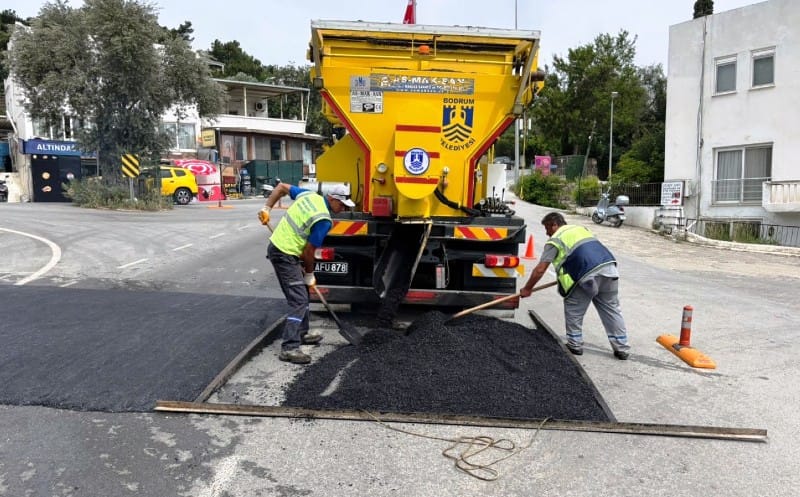 bodrum_belediyesi_belediyeden_kapsamli_yol_bakim_onarim_çalişmalari (6)
