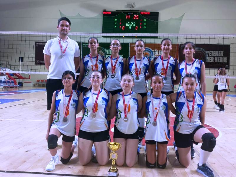 Büyükşehir Belediyesi Voleybol Takımlarından Çifte Başarı (3)