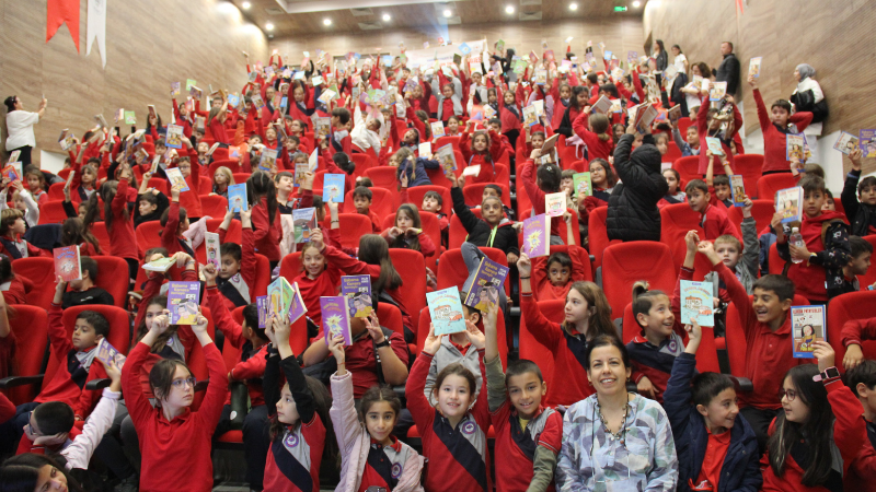 Büyükşehir, Yazar Pelin Güneş’i Minik Okurlarla Buluşturdu