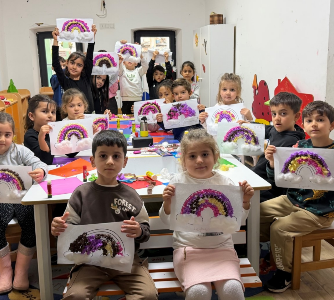 Gökkuşağı Sanat Atölyesi Çocuklardan Yoğun İlgi Gördü