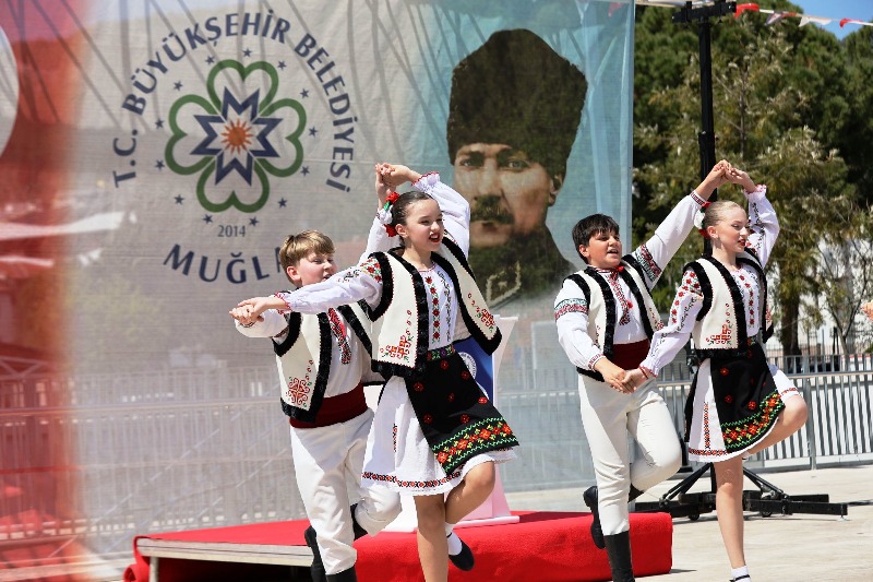 23 Nisan’da Muğla Çocukların Neşesiyle Renklendi