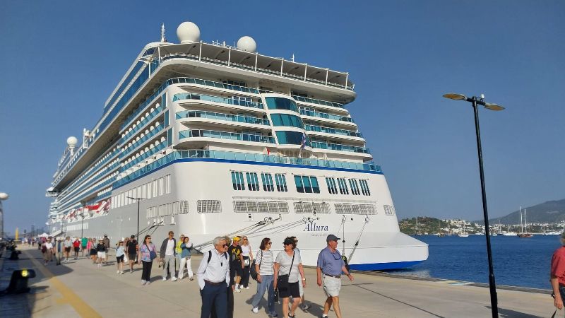 Allura Bodrum Limanı’na Demirledi