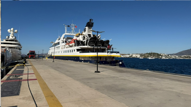 National Geographic Orion Bodrum Limanı’nda